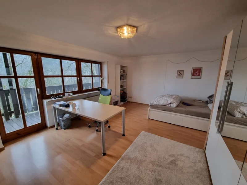 Wohnzimmer - Wohnung mieten in Passau - Souterrainwohnung in Haidenhof-Nord 3,5-Zimmer-Wohnung mit Balkon, EBK und Wannenbad