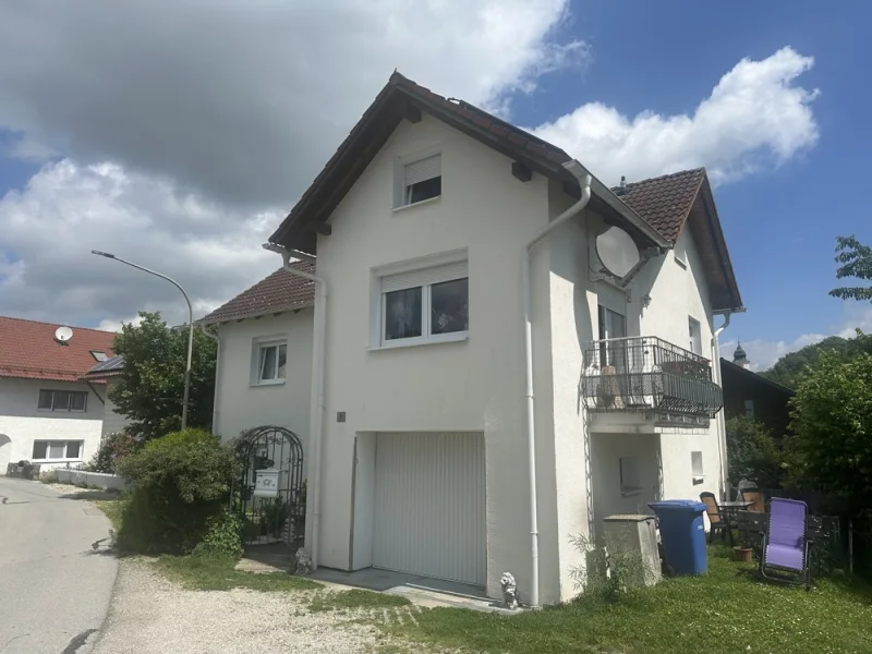 Außenansicht (2) - Haus kaufen in Engertsham - Renoviertes Einfamilienhaus Nähe Fürstenzell/Engertsham