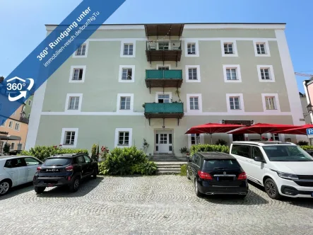 Titelbild - Wohnung mieten in Passau - Sehr gepflegte, beziehbare und geräumige 4 Zimmer Wohnung in der Altstadt Ortspitze mit Donaublick