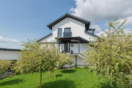 Außenansicht (1) - Haus kaufen in Salzweg - Salzweg: Haus mit 4 Wohnungen, 445 m² Wohnfläche, Neubau-Standard