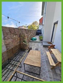 Grill-Terrasse - Haus kaufen in Bad Neustadt-Lebenhan - Großes Einfamilienhaus mit Einliegerwohnung oder Doppelhaus