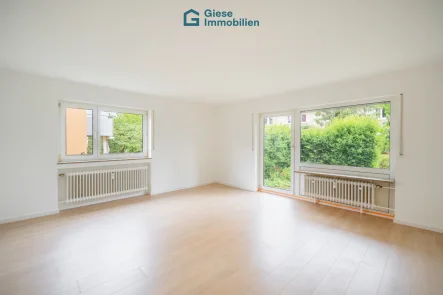Wohnzimmer - Wohnung kaufen in Stuttgart - Helle 2-Zimmer Wohnung in Stuttgart-Möhringen