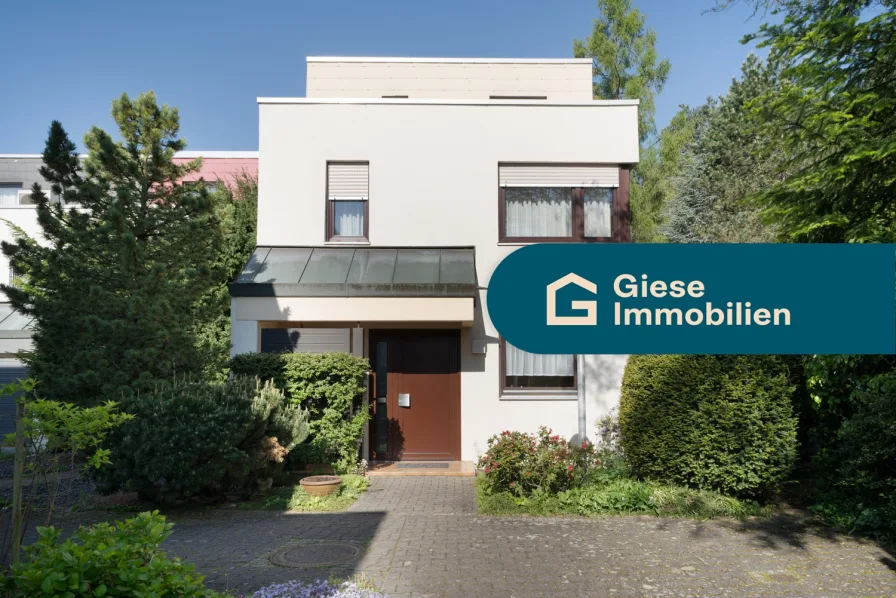 Titelbild mit Banner - Haus kaufen in Stuttgart - Top-Zustand! Reihenendhaus mit großem Garten.