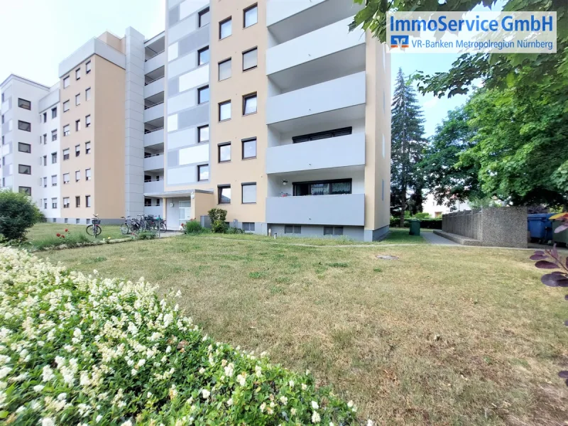 Titelbild - Wohnung kaufen in Fürth - 1-Zimmer-Eigentumswohnung mit großer Loggia