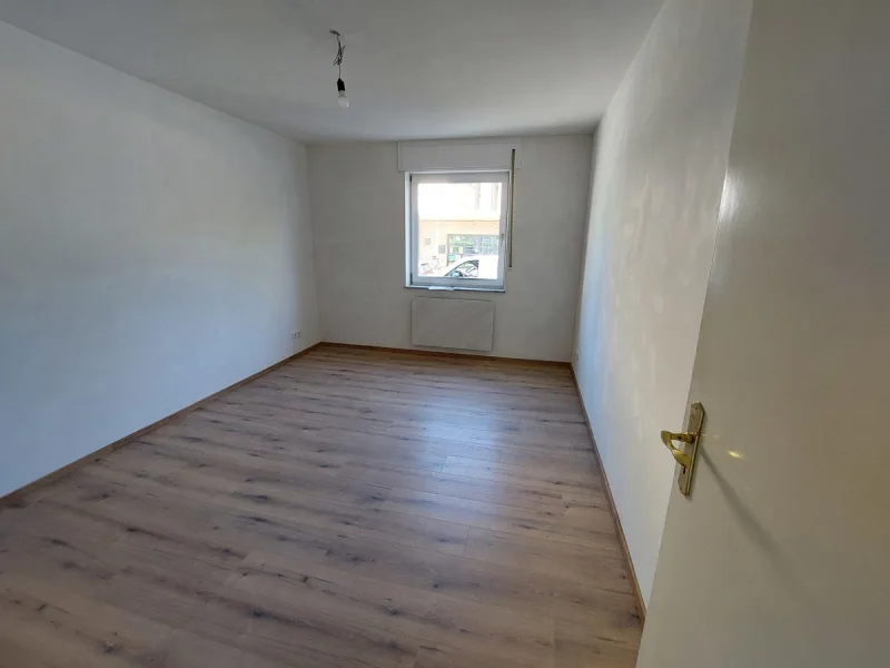 Zimmer Wohnung EG rechts