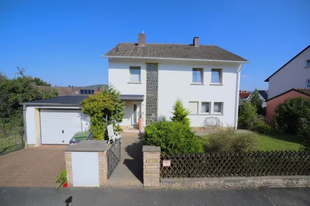 Titelbild - Haus kaufen in Schnaittach - Charmantes Einfamilienhaus mit Blick auf die Festung Rothenberg