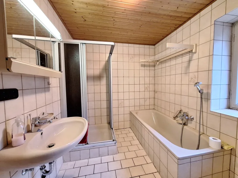 Badezimmer EG