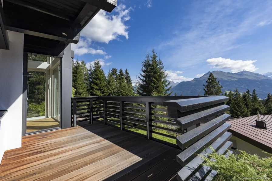 Balkon Erdgeschoss - Haus mieten in Nähe Kitzbühel - Erstbezug nach Sanierung! Nahe Jochberg! Traumhaftes Chalet in den Kitzbühler Alpen in Gehweite zum Skilift!