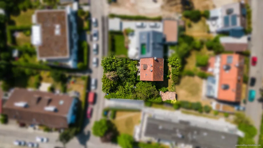 Luftaufnahme  - Grundstück kaufen in München - Pasing-Obermenzing – Schönes Grundstück 470 m² & Altbestand! Baupotential in sehr ruhiger Wohnlage!