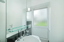 Gäste-WC mit Fenster