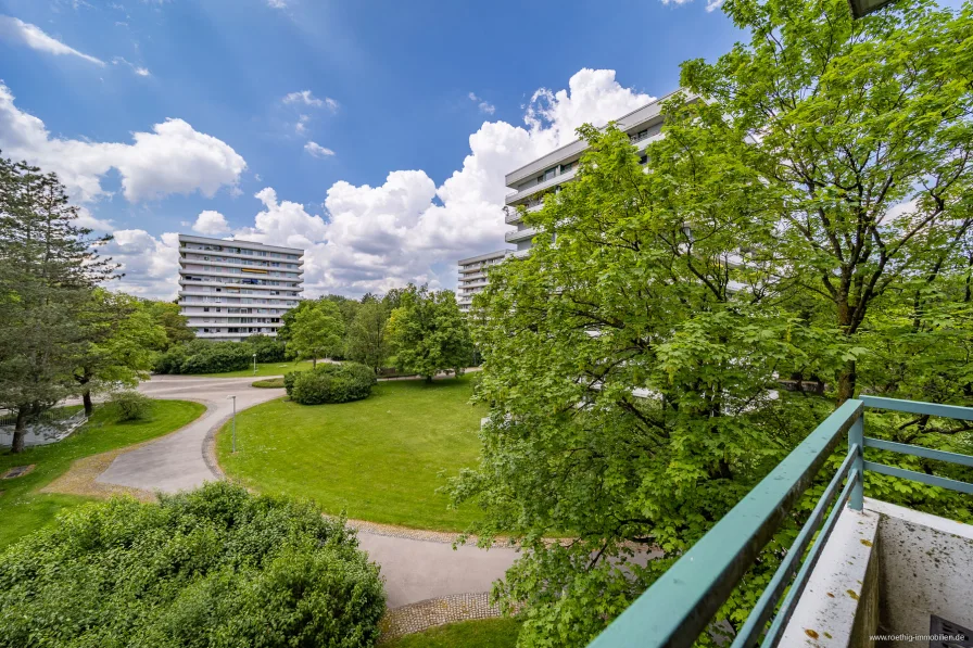 Balkon mit Blick ins Grüne