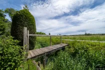 Brücke ins Landschaftsschutzgebiet