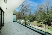 Terrasse mit Blick in den Garten