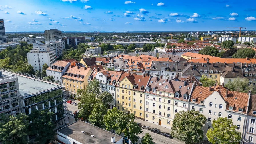 Drohenaufnahme - Haus kaufen in München - Seltenes Angebot in Laim - bereits aufgeteiltes MFH mit 14 Einheiten in absolut gepflegtem Zustand!