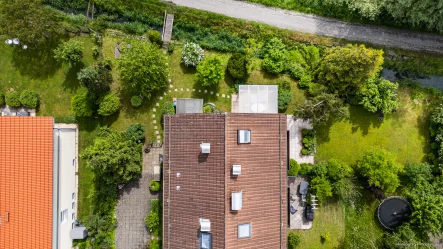 Haus von oben - Haus kaufen in Starnberg - Idyllisch wohnen am Landschaftsschutzgebiet in Starnberg! Charmante DHH mit traumhaftem Garten.