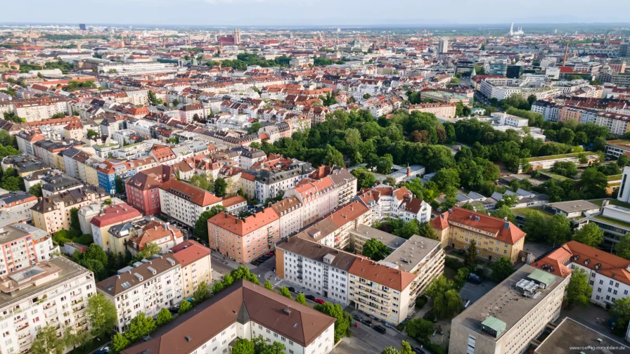 Luftbild - Wohnung kaufen in München - Bestlage Maxvorstadt - einmalige Gelegenheit! Renovierungsbedürftige 4-Zi.-Whg. mit zwei Balkonen.