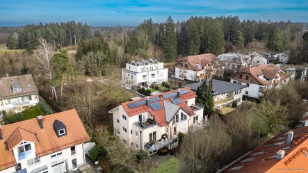 Drohnenaufnahme - Haus kaufen in München - Trudering – modernes MFH Baujahr 2013 in Bestzustand mit 8 Einheiten & TG – KFW 70 und Solarthermie