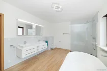 gehobenes Badezimmer