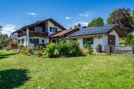 Objektansicht - Haus kaufen in Hohenfurch - Gepflegtes Wohnhaus nähe Schongau - traumhafte Wohnlage am Ortsrand!