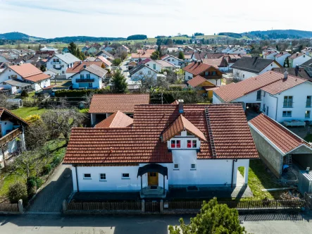 Objektansicht - Haus kaufen in Peiting - Wohnhaus mit drei Wohneinheiten in ruhiger Wohnlage von Peiting!