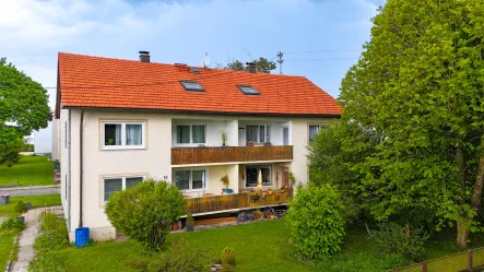 Außenansicht - Haus kaufen in Altenstadt - Mehrfamilienhaus mit fünf Wohneinheiten und 1.123 m² großem Grundstück in Altenstadt!