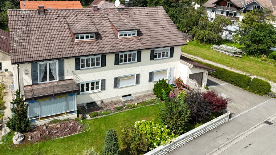 Objektansicht - Haus kaufen in Altenstadt - Bevorzugte Wohnlage in Altenstadt! Mehrfamilienhaus mit fünf Wohneinheiten