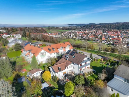 Außenansicht - Haus kaufen in Schongau - Mehrgenerationenhaus - Ensemble aus zwei Haushälften und 1.608 m² großem Grundstück in Schongau!