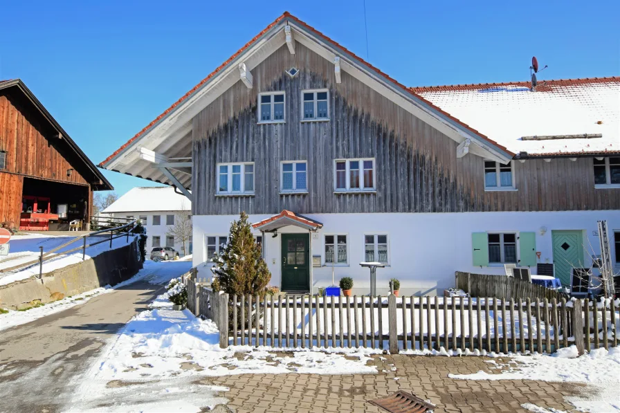 Objektansicht - Haus mieten in Ingenried - Geräumiges Reiheneckhaus mit zwei Garagen in Ingenried