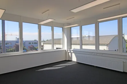 Bürofläche 2. OG - Büro/Praxis mieten in Augsburg - NEUBAU - 2 Min zur A8