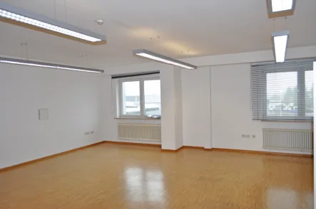 Bürofläche 2. OG, ca. 83 m² - Büro/Praxis mieten in Neusäß - Nähe Bahnhof