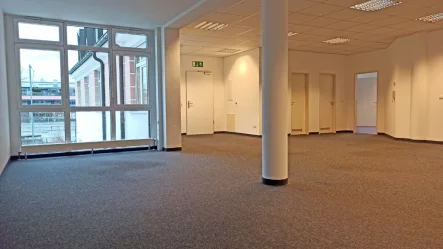 Bürofläche - Büro/Praxis mieten in Germering - Nutzung als Ferienwohnung möglich