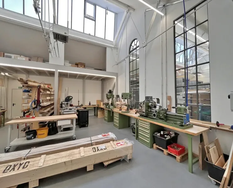 Werkstatt - Halle/Lager/Produktion mieten in Augsburg - Sheddachhallen - Büro, Lager, Ausstellung, Showroom