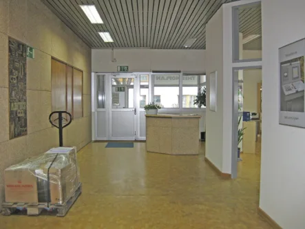 Bürofläche EG - Büro/Praxis mieten in Bergkirchen - A8, Nahe GADA