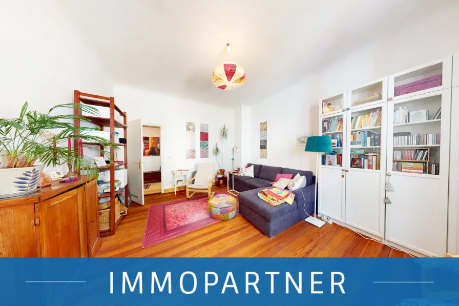 Wohnzimmer Titelbild 3zu2 - Wohnung kaufen in Nürnberg - IMMOPARTNER - Kapitalanlage mit Charme im Nibelungenviertel!