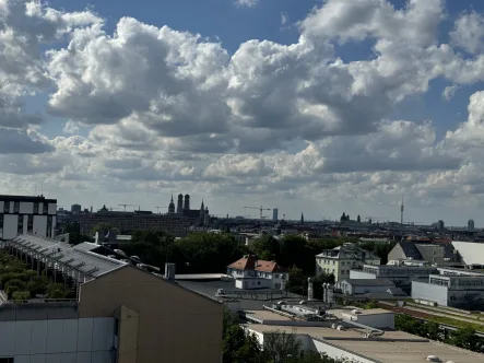 Ausblick ZOOM - Wohnung kaufen in München - ERBBAURECHT- freies Apartment im 10. = letzten OG, herrlicher  Blick über München