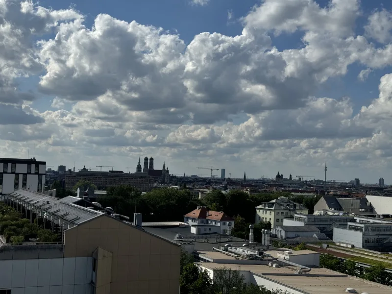 Ausblick ZOOM - Wohnung kaufen in München - ERBBAURECHT- freies Apartment im 10. = letzten OG, herrlicher  Blick über München