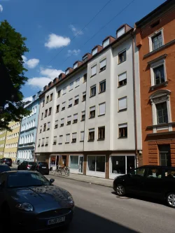 Hausansicht - Wohnung mieten in München - 2-Zimmer-Wohnung mit Einbauküche in der Maxvorstadt