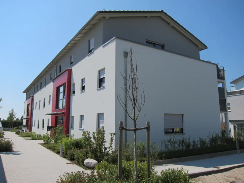 Hausansicht - Wohnung mieten in Unterhaching - 2-Zimmer-Dachgeschoß-Wohnung mit Terrasse in Unterhaching