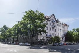 Bild der Immobilie: Herrschaftliche 5-Zimmer-Wohnung mit Balkon in einem wunderschönem Jugendstil-Altbau in Schwabing