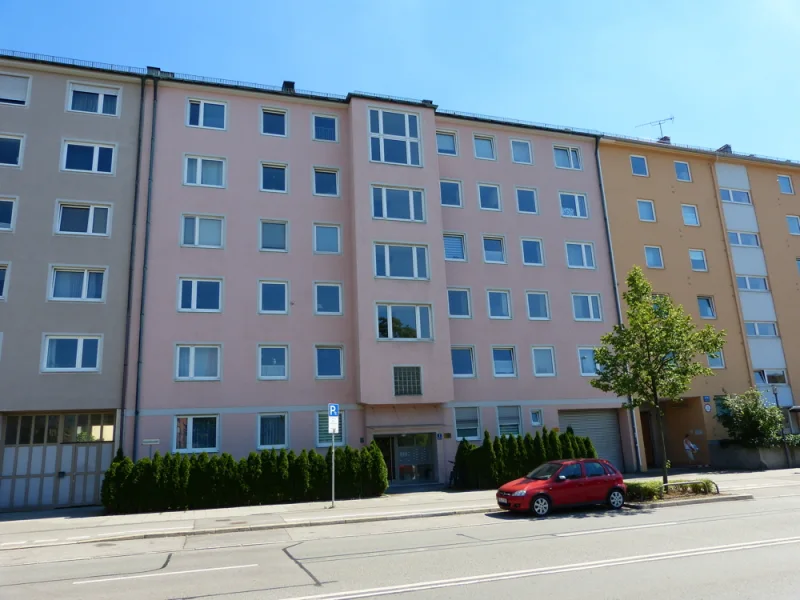 Hausansicht - Wohnung mieten in München - Renovierte 4 Zimmer-Wohnung mit Dachterrasse und Balkon Nahe der Theresienwiese