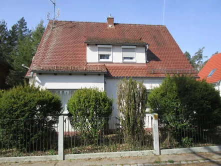 Hausansicht - Haus kaufen in Cadolzburg - Für Handwerker ! Freist. EFH Cadolzburg OT Wachendorf / Haus kaufen