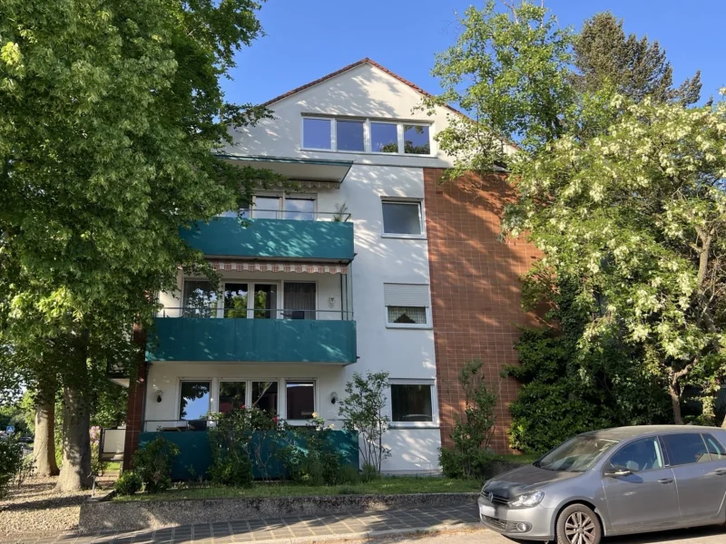 Hausansicht - Wohnung kaufen in Nürnberg - Modern renovierte 4 Zi.-ETW mit 2 Balkonen und Hobbykeller Schoppershof / Wohnung kaufen