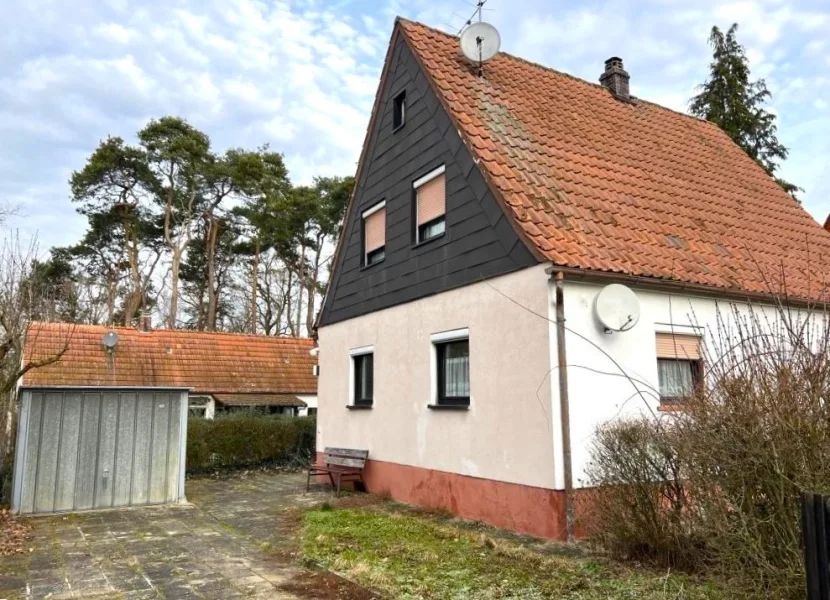 Vorder- und Hinterhaus - Haus kaufen in Fürth - Zur Renovierung: 2 Häuser direkt am Regnitzgrund in Fürth - Mannhof / Haus kaufen
