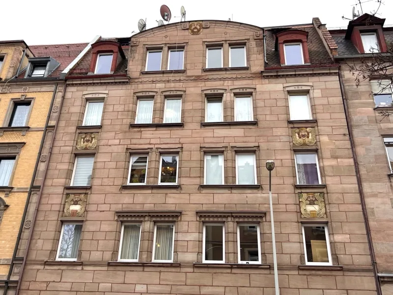Hausansicht - Wohnung kaufen in Nürnberg - Gemütliche 3-Zi. ETW mit Balkon in Nürnberg - Hummelstein / Wohnung kaufen