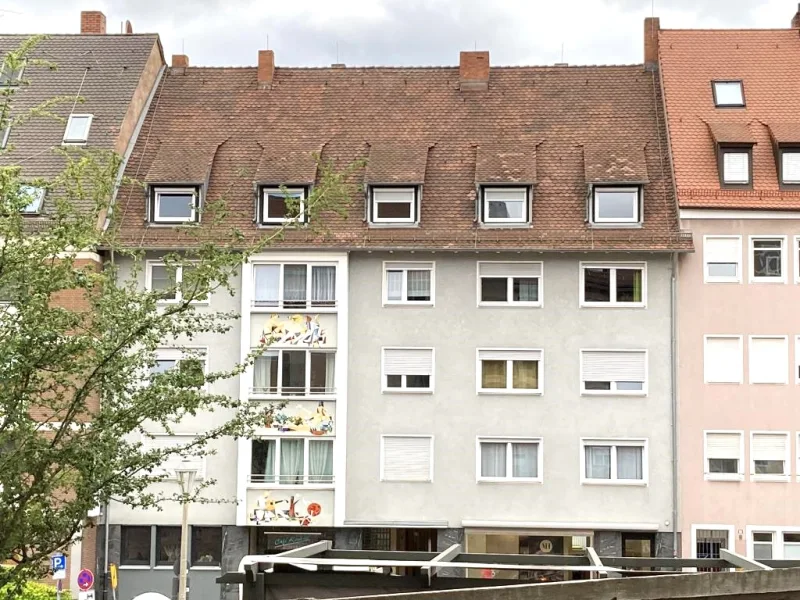 Hausansicht - Haus kaufen in Nürnberg - RESERVIERT: Wohn- und Geschäftshaus in TOP-Lage Nürnberg - Altstadt / Haus kaufen