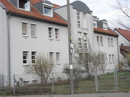 Hausansicht - Wohnung kaufen in Nürnberg - Kapitalanlage! Studenten-Apartment Nähe Faberpark Nürnberg - Röthenbach / Wohnung kaufen