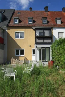 Hausansicht - Haus mieten in Nürnberg - Großes Reihenmittelhaus in Nürnberg - Gleißhammer / Haus mieten