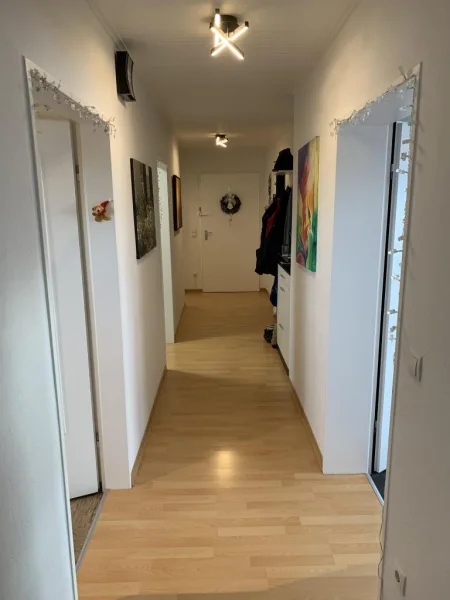 Diele - Wohnung kaufen in Nürnberg - Gemütliche 3-Zi. DG-Wohnung mit Loggia Nürnberg - Schniegling / Wohnung kaufen