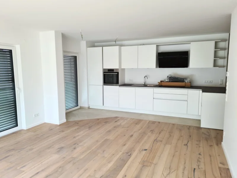 Offener Wohn-, Essbereich mit Küche - Wohnung kaufen in Fürth - KfW 40 / Neuwertige 3-Zi. ETW mit 16 m² Balkon in Fürth - Stadeln / Wohnung kaufen