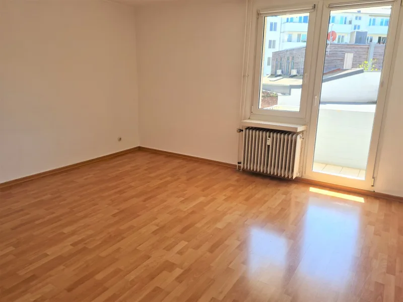 Schlafzimmer - Wohnung mieten in Düsseldorf - Helle 3-Zimmerwohnung mit Balkon in begehrter Lage von Pempelfort!